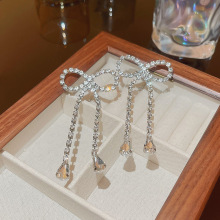 韩版新款气质夸张蝴蝶结耳饰小众高级感冷淡风简约长款满钻耳环女