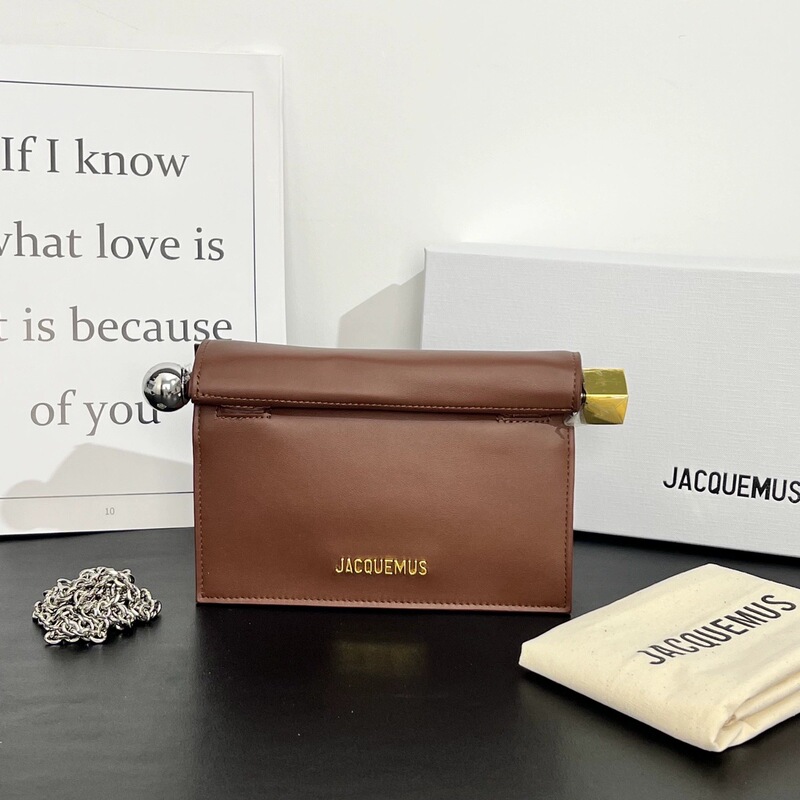 本革 Jacquemus2025 新型プラスチックバッグ、多用途の小さなスクエアバッグ、ショルダークロスボディの小さなバッグ、カーリングチェーンバッグ|undefined