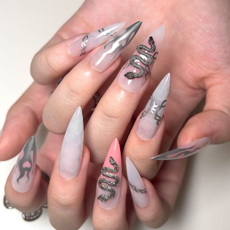 Wearable Nail Stickers Silver Flame Chain Pink Smudged Snake-Shaped Rhinestone Manicure Pieces Removable Nail Pieces