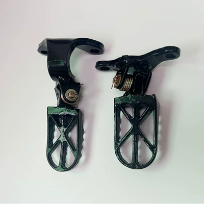 and Right Footrests, Motorcycle pedals