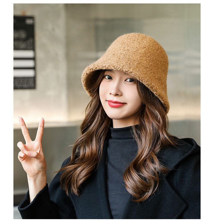 Women's Simple Style Solid Color Eaveless Bucket Hat display picture 6