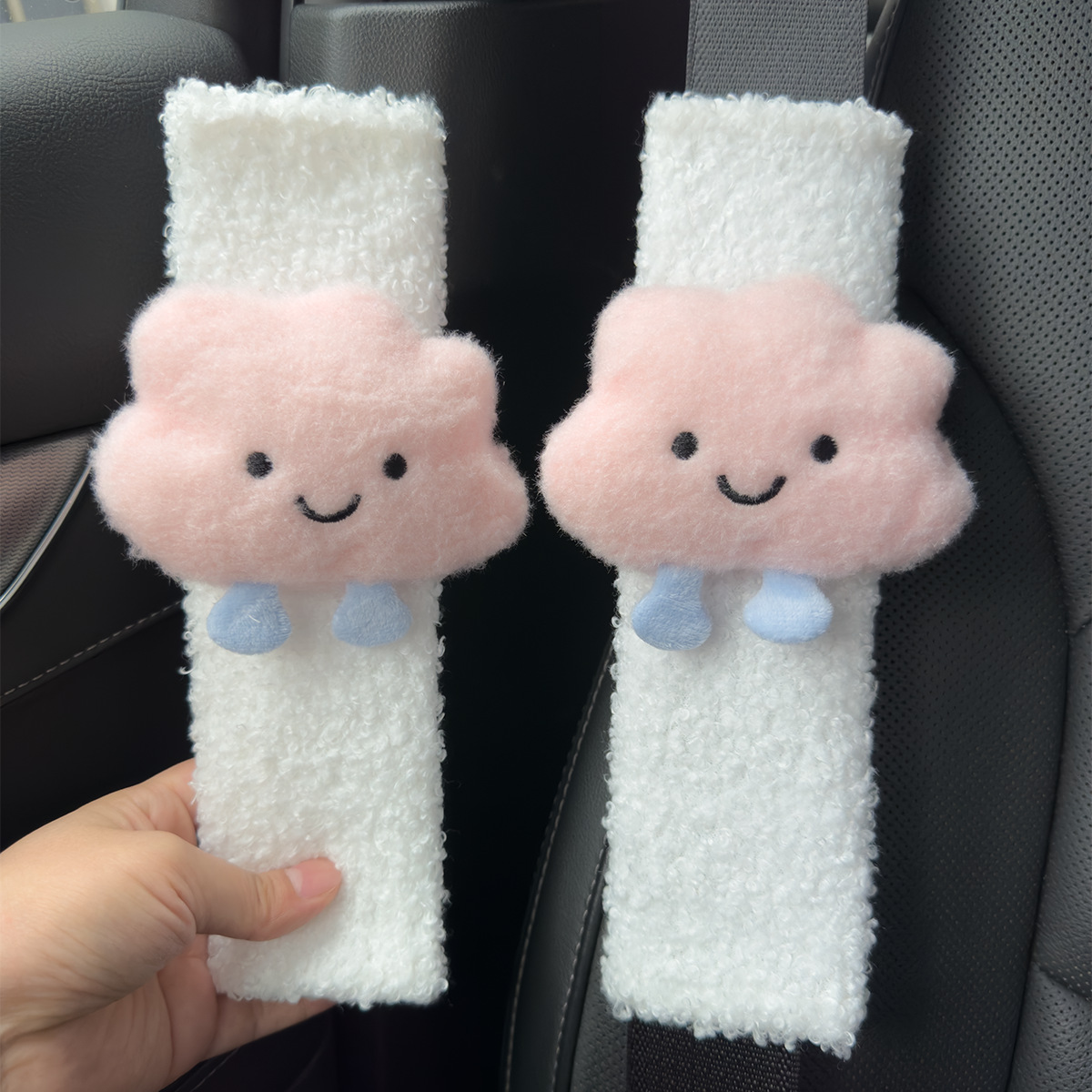 Car Interior Seatbelt Shoulder Protector, Lambswool Shoulder Pad with Cloud Decoration