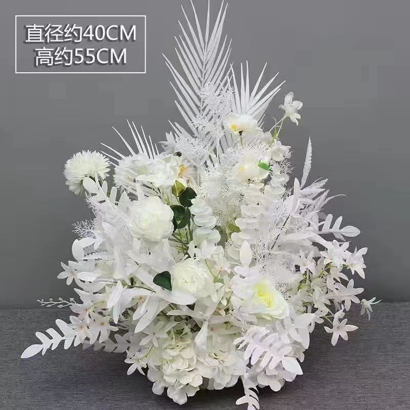 結婚祝いの大きいタイプの花を並べて絹の花の完成品の装飾をシミュレーションします。|undefined