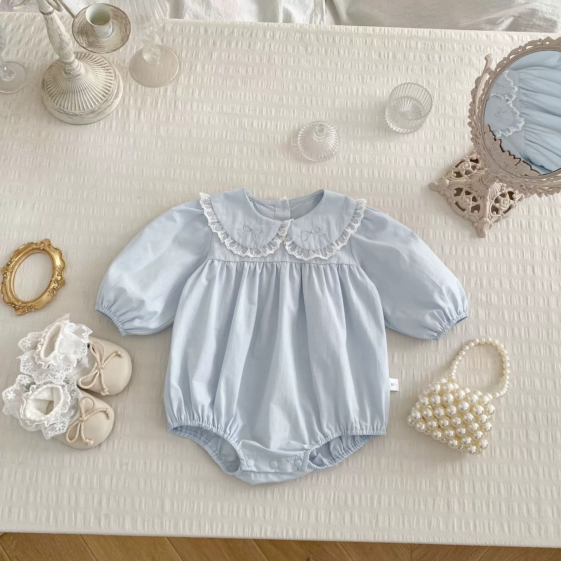 婴儿春装2026新款长袖哈衣女宝宝蕾丝花边娃娃领连体衣洋气爬爬服