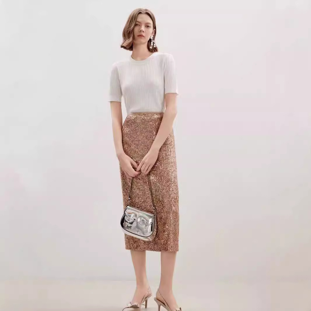 Design elegant autumn skirt