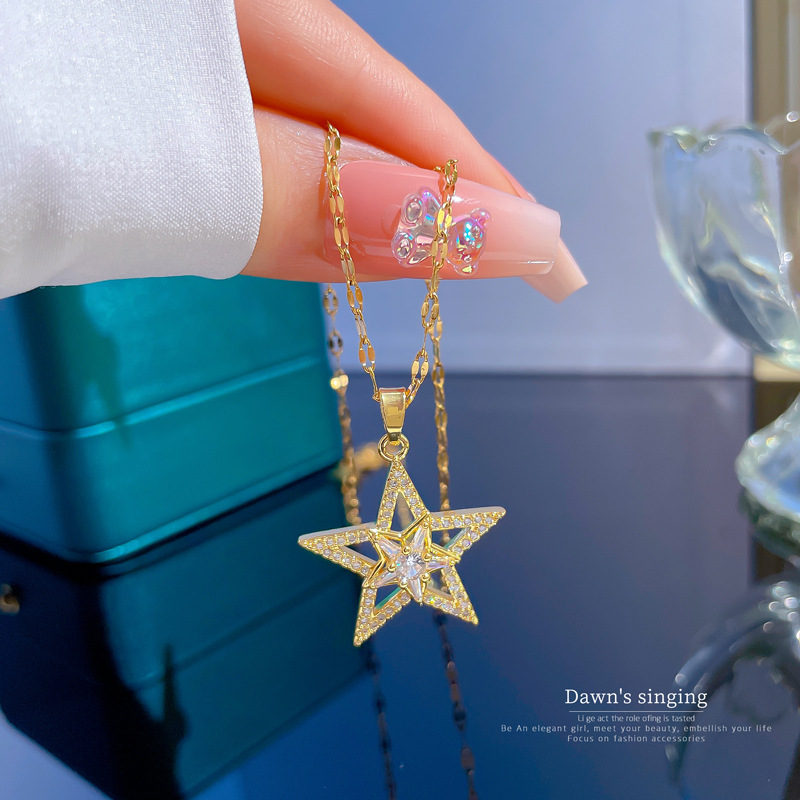 Collar de pentagrama con diamantes en oro real para mujer_voghion.com
