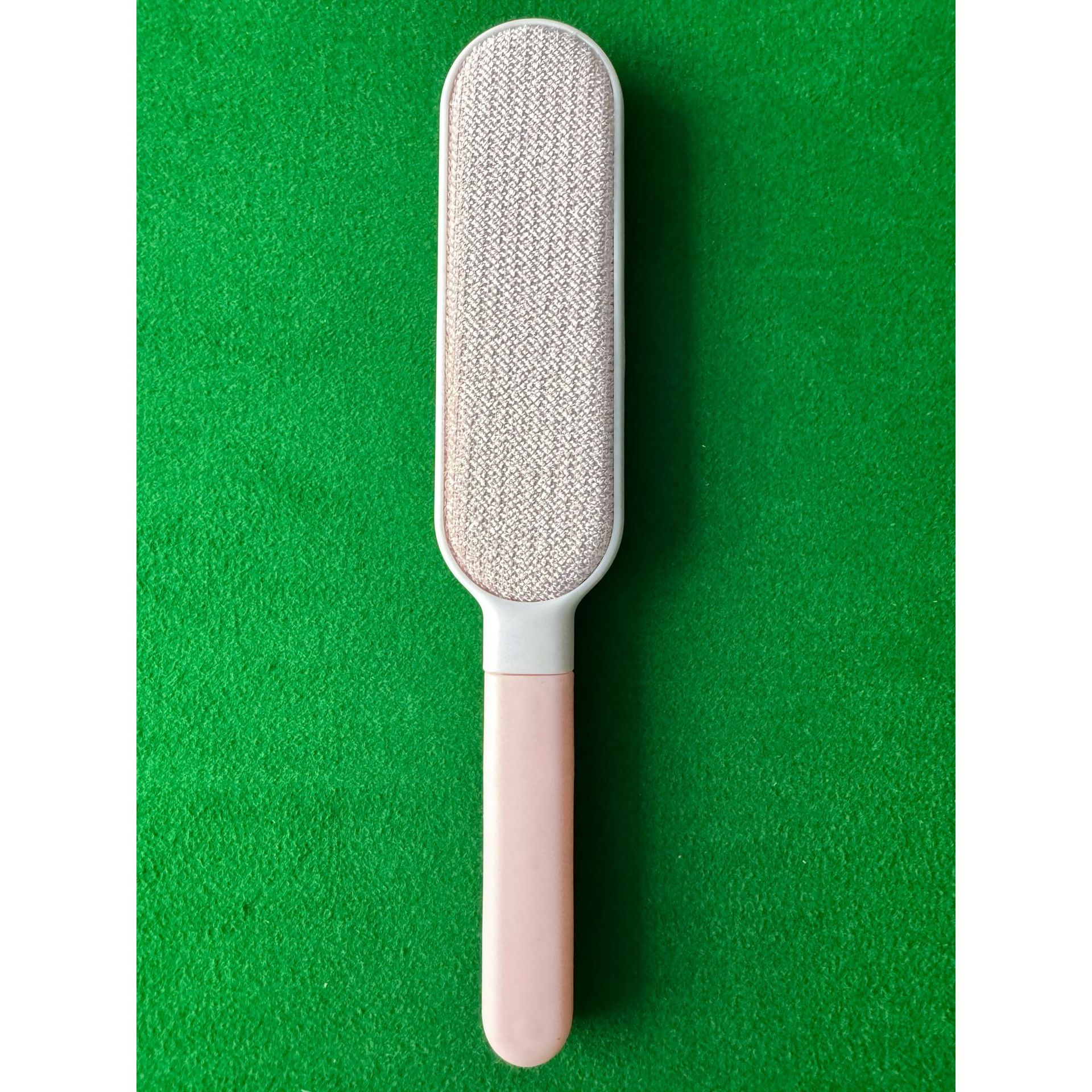 Rodillo quitapelusas retráctil y electrostático, ideal para eliminar polvo, pelo y pelusa de ropa o mascotas, con caja de almacenamiento