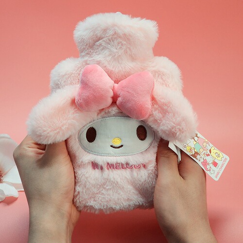 Sanrio hot water bottle wholesale filling high-looking strawberry bear flushing hot water bottle women's plush cover hand warmer bag