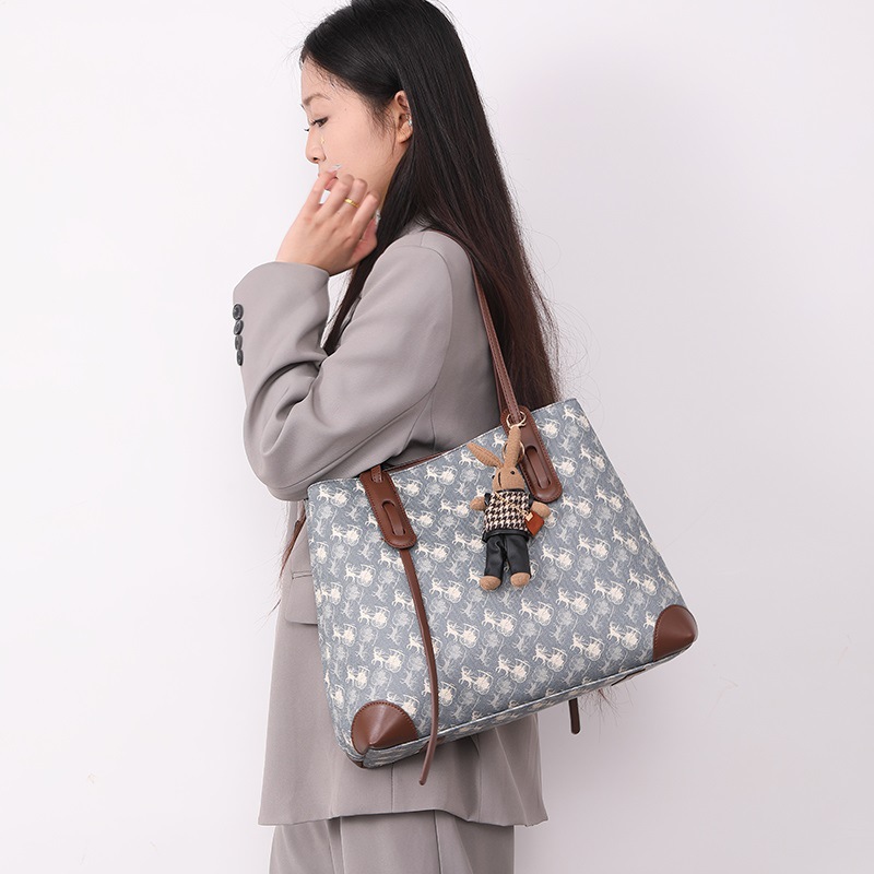 Hong Kong compra bolsos tote bolsos grandes bolsos de cercanías bajo las axilas bolsos mujeres 2025 nuevos bolsos de moda bolsos de gran capacidad bolsos de hombro
