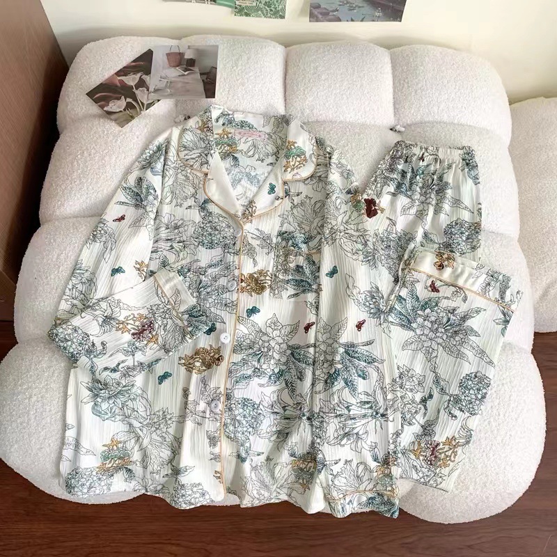 C 주름진 천 복고풍 꽃과 식물