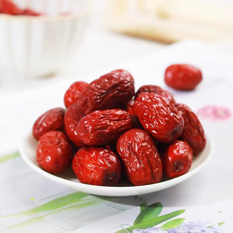Dried Red Dates 500g Xinjiang Jujube Da Zao Whole Fruit Herbal Snack and Tea Ingredient quality and texture