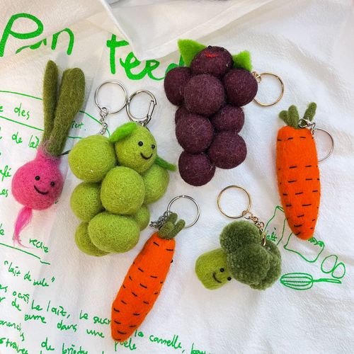 Creative vegetable broccoli key chain pendant cute plush doll school bag pendant couple gift GJ177