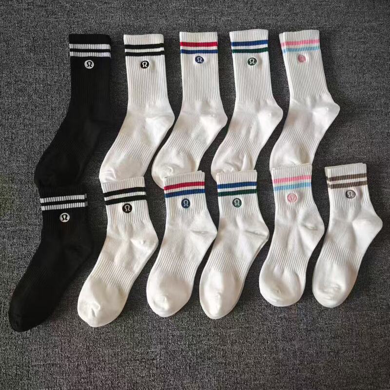 Lulu Unisex Sports Socks, Mid-High Tube, Embroidered, Four-Season Style, Two Stripes, Student Socks, Casual Socks Wholesale