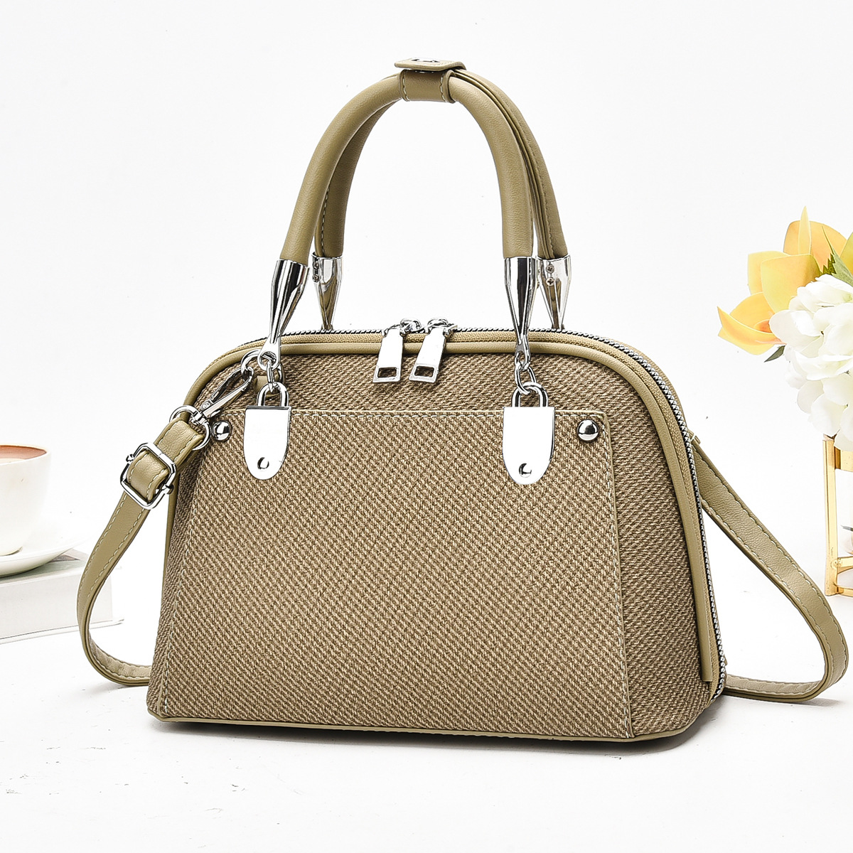 Bolso de lujo ligero para mujer 2025 nuevo bolso de hombro para viajero de gran capacidad bolso de mano