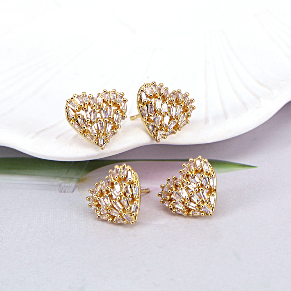 Hollow Heart-shaped Micro-set Zircon Simple Copper Stud Earrings Mother's Day display picture 3