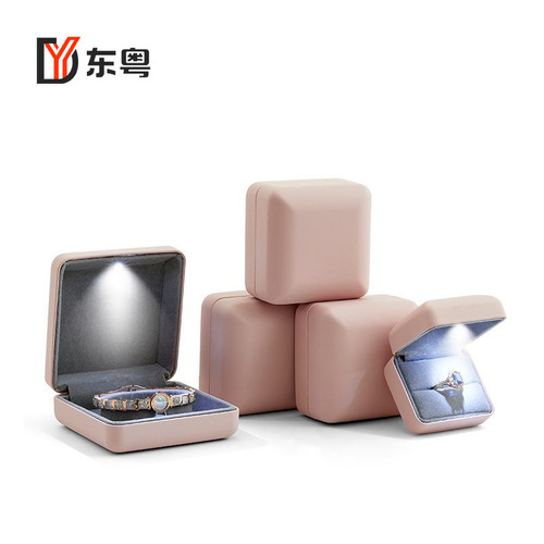 LED light jewelry box high quality PU leather jewelry storage box ring earrings pendant packaging box frosted jewelry light box