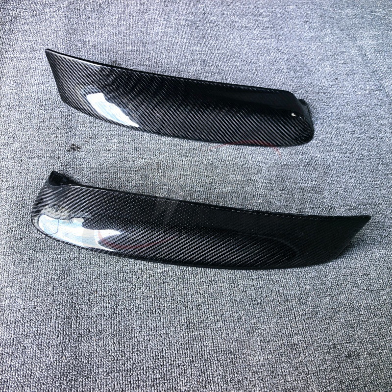 Suitable for BMW 3 Series E46 M3 front bumper carbon fiber front corner spoiler, front lip, corner guards, and spoiler for models 03 to 06