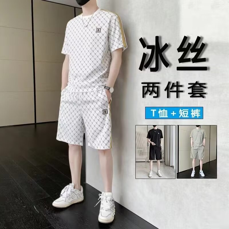 Traje casual de dos piezas para hombres de verano nuevo estilo delgado traje de seda de hielo camiseta de moda hermoso conjunto de pantalones cortos de manga corta