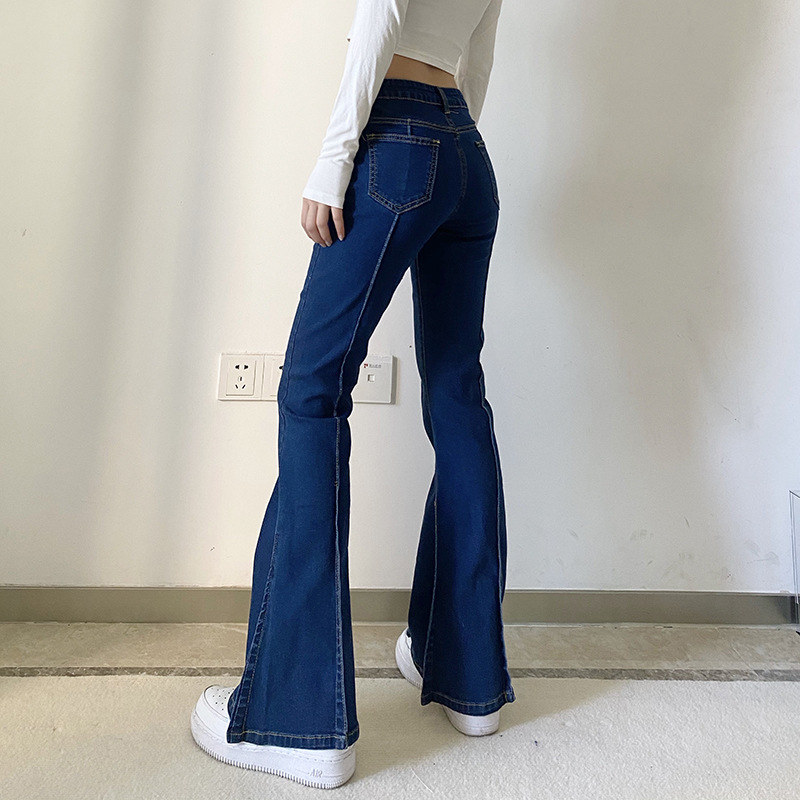 jeans micro acampanados de tiro alto con segmentación azul NSSSN119637