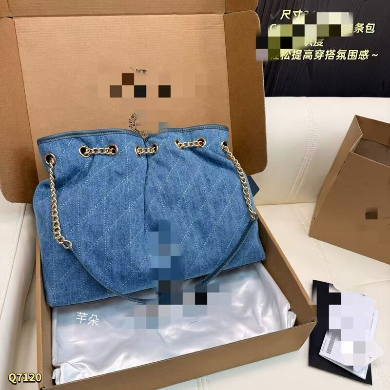 Coach New Women's Bag Evelyn Quilted Chanel-Style Trash Bag Single Shoulder Drawstring Pleated Bag Handbag Crossbody Tote Bag Coach New Women's Bag Evelyn Quilted Chanel-Style Trash Bag Single Shoulder Drawstring Pleated Bag Handbag Crossbody Tote Bag