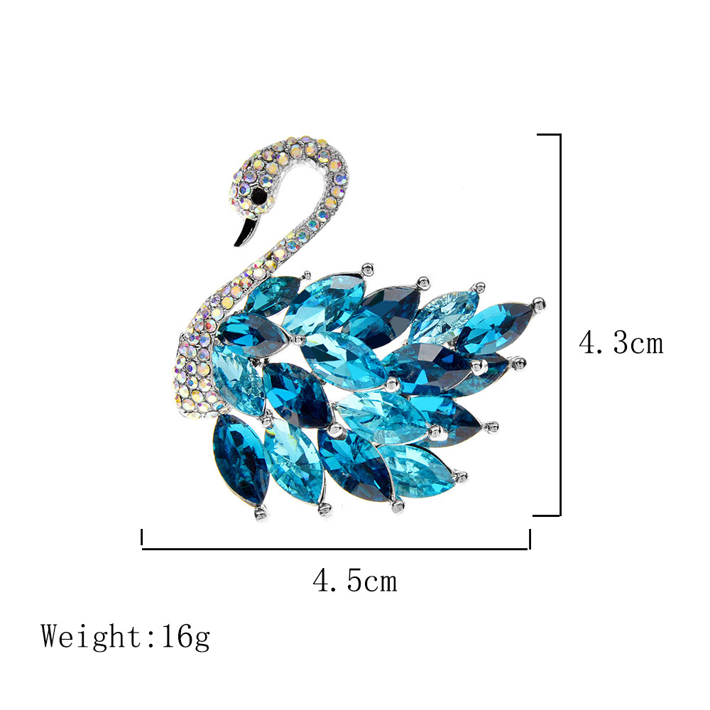 Elegant Glam Geometric Alloy Plating Inlay Artificial Pearls Rhinestones Shell Women's Brooches display picture 24