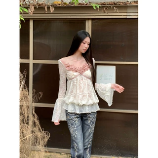 实拍现货木耳边方领蕾丝上衣女透视喇叭袖娃娃衫长袖罩衫