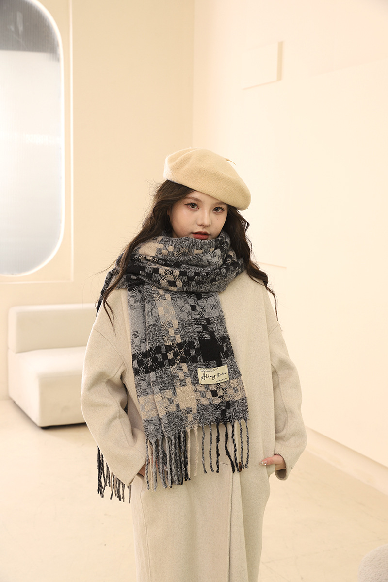 2024 new autumn and winter atmosphere plaid fringe warm for couples, thick long scarf gift_voghion.com