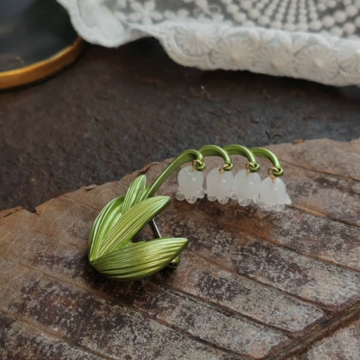 Vintage Brooch Lily of the | Yaxa sancaqları