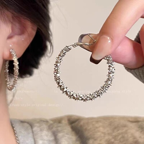 Broken silver big earrings for women autumn and winter ins cold style fashionable personalized design earrings suitable for round faces