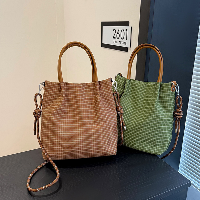 Large-Capacity Japanese-Style Plaid Shoulder Bag, Nylon Versatile Casual Tote Bucket Bag, Fashionable Pleated Women's Crossbody Bag Large-Capacity Japanese-Style Plaid Shoulder Bag, Nylon Versatile Casual Tote Bucket Bag, Fashionable Pleated Women's Crossbody Bag