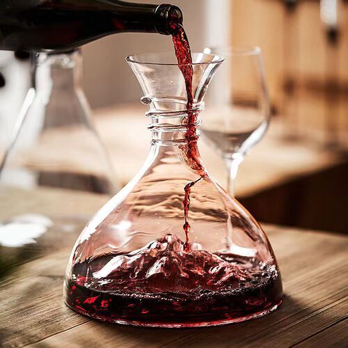 Waterfall red wine decanter, lead-free Jinshan luxury high-end glass wine pouring wine storage wine dividing jug with lid