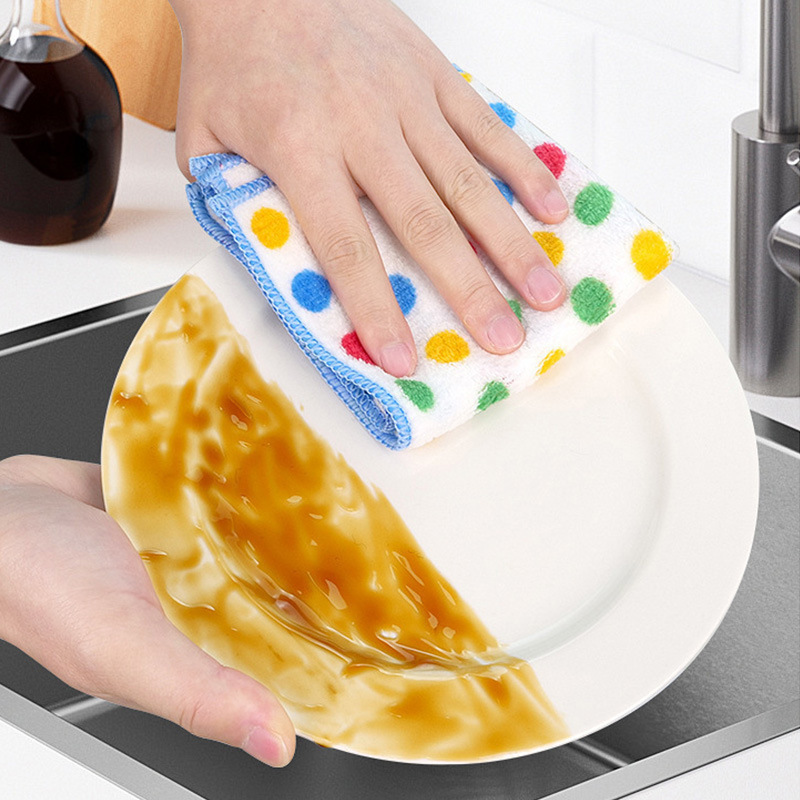 丸い点のサンゴの綿毛の雑巾の台所の専用の食器洗いの布の家庭用は油をつけにくいです。|undefined