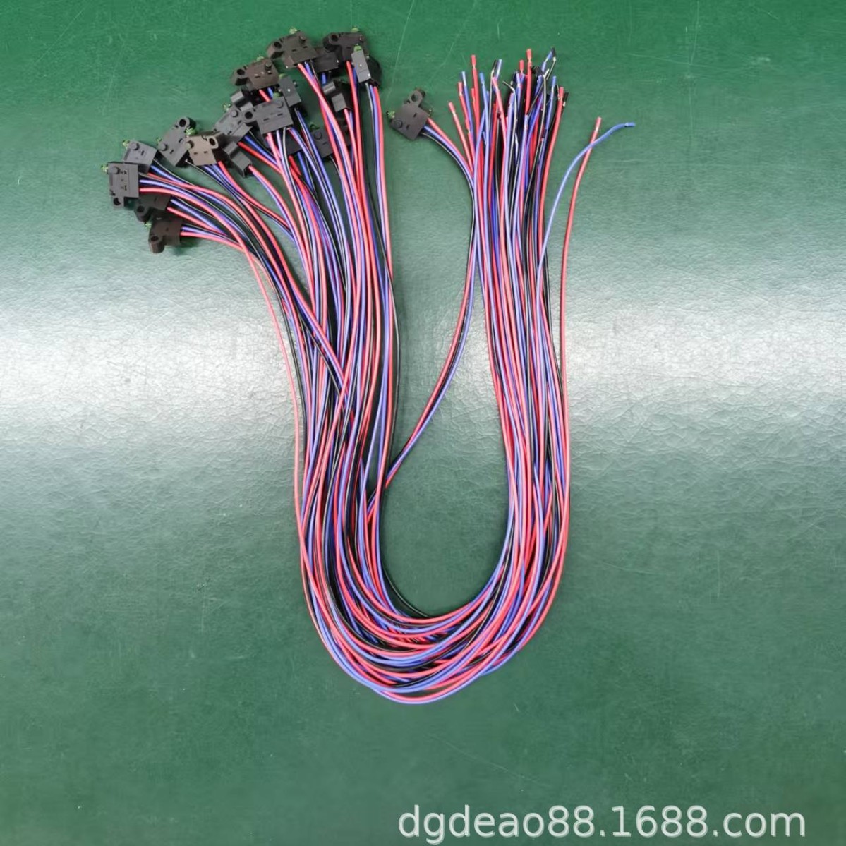 厂家供汽车新能源门锁防水微动开关 后备箱尾门锁3线微动开关