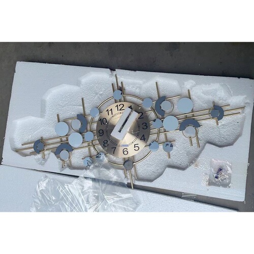 Wall clock collection, dining room, living room, modern light luxury decoration clock, dining room iron clock, three-dimensional decorative painting clock