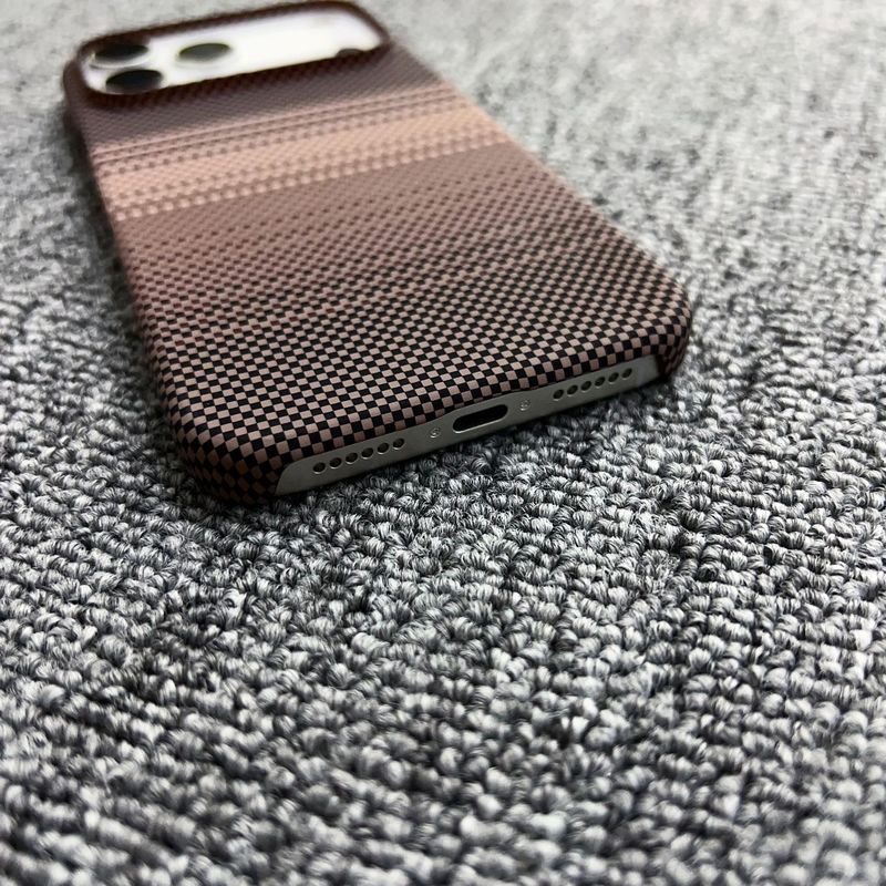 适用iPhone17pro手机壳磁吸凯夫拉纹碳纤维苹果15p半包磨砂保护套|undefined