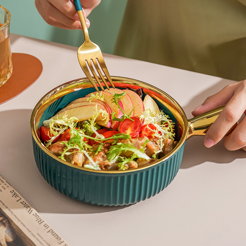 Nórdico creativo tazón de ensalada de frutas Luz de lujo dorado Borde de cerámica hogar postre tazón de fideos instantáneos vajilla de celebridades de Internet personalizada