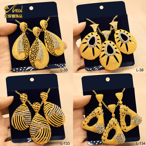 Cross-border 24k gold-plated Dubai bride full diamond necklace and earring set, European and American lady fashionable sand gold accessory set