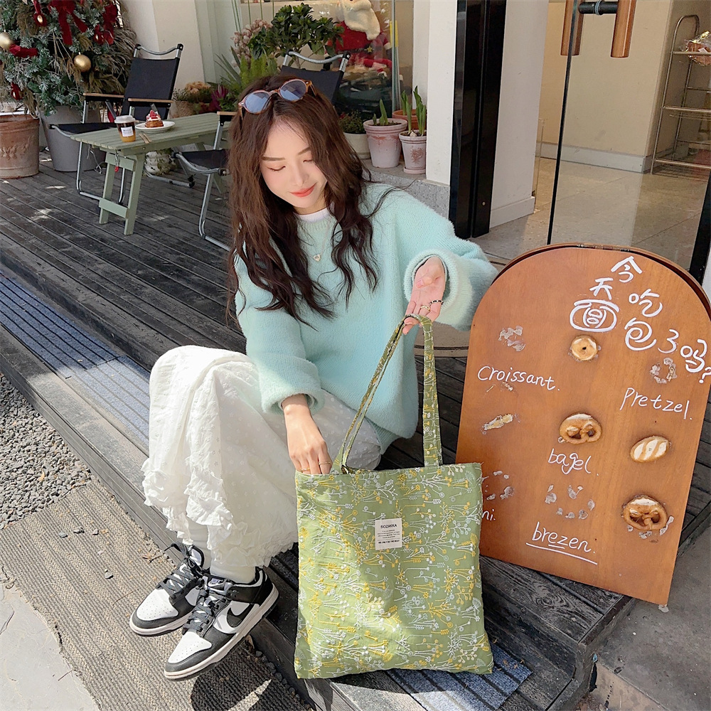 43204 ins Spring/Summer New Gentle small floral starry sky single-shoulder canvas bag with large capacity for girls' study bag undefined