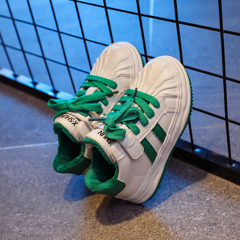 Sneakers alte da bambino con interno in peluche calde e morbide_voghion.com