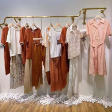 云上2023夏写生女装连衣裙休闲上衣碎花短袖短裙裤子网红直播尾货