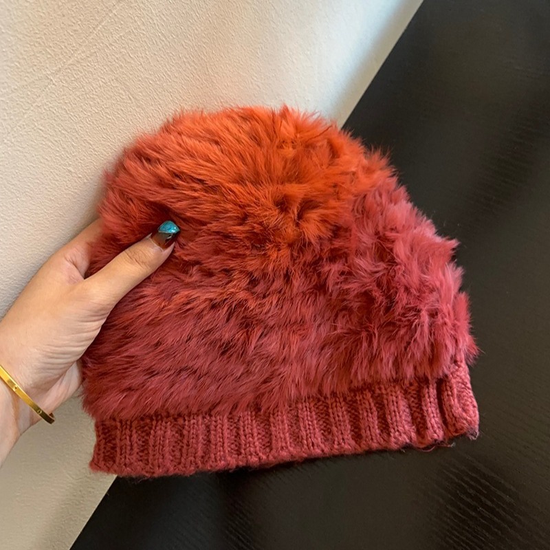 레드 컬러 접힌 풀오버