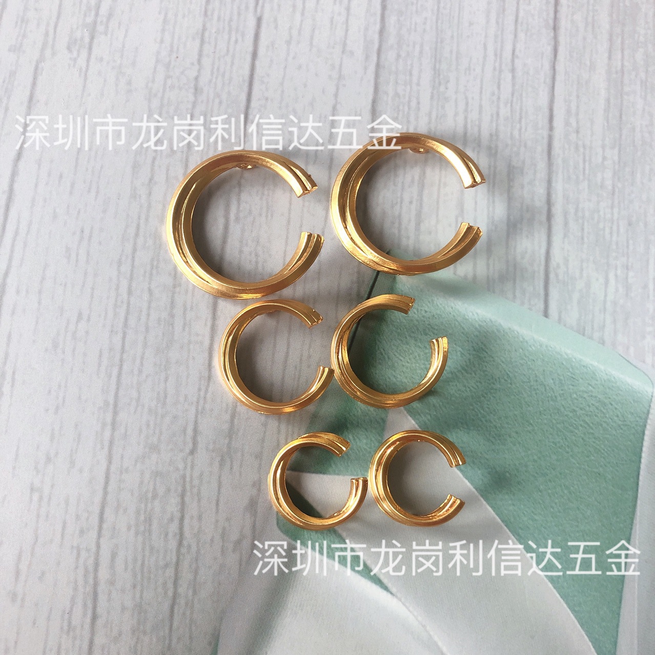 服饰合金金属装饰手缝扣大C小C手缝纽扣 合金金属c字纽扣手缝袖口