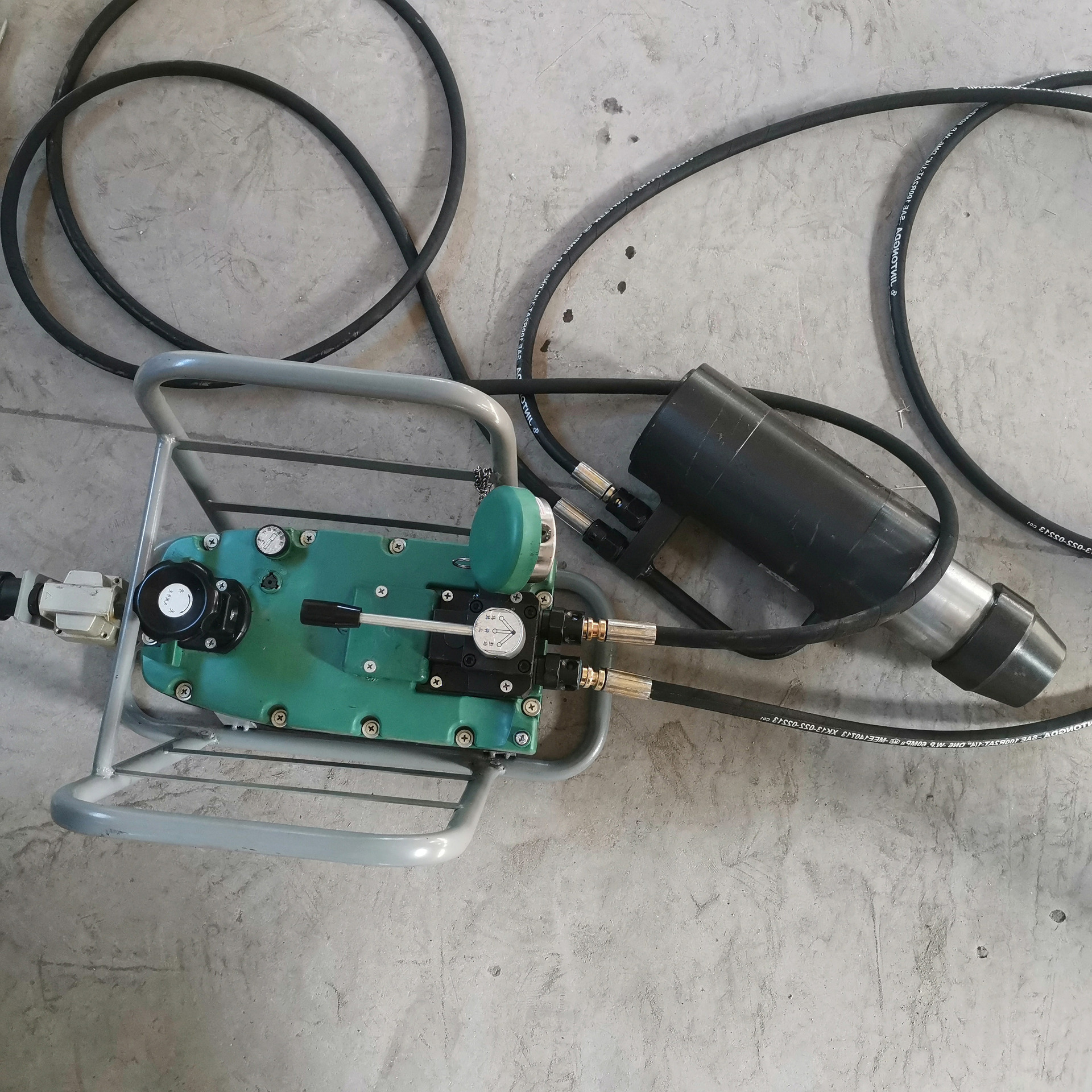 MQ气动锚索张拉机具 预应力钢筋锚索张紧千斤顶 煤矿用巷道张拉机