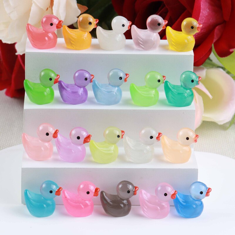 Cross-border resin luminous little duck diy jewelry hair accessories mini car creative micro landscape ornaments Cross-border resin luminous little duck diy jewelry hair accessories mini car creative micro landscape ornaments