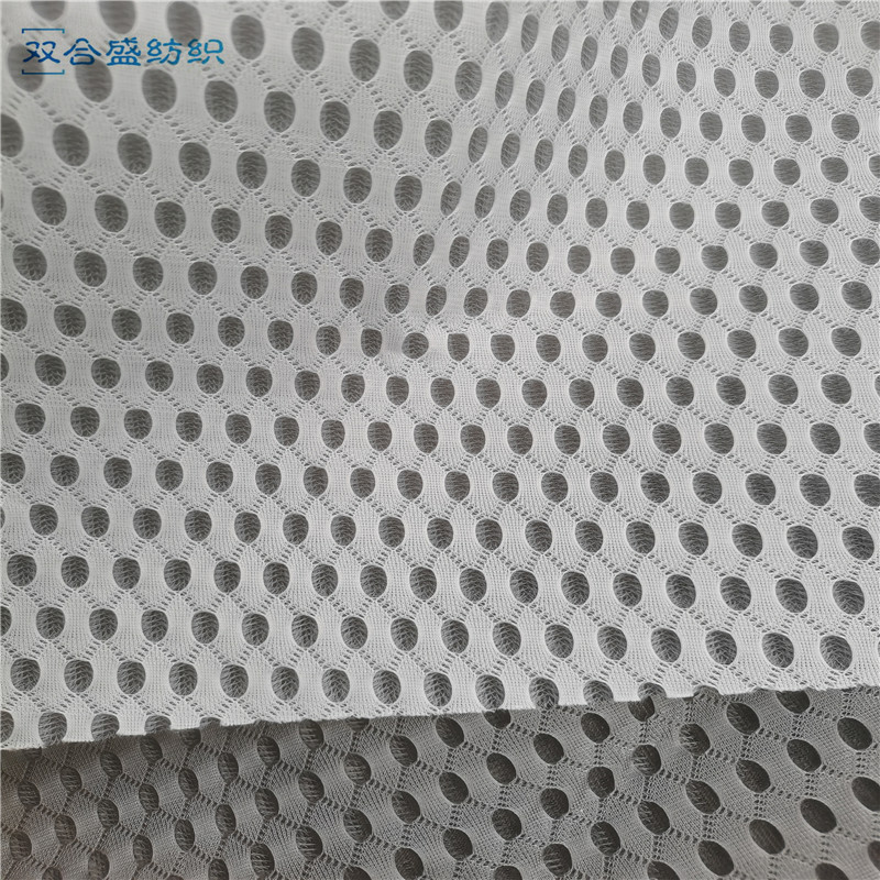 三明治网眼布 凉席床垫绗缝面料 4D网眼布 黄面单底 白面黑底网布