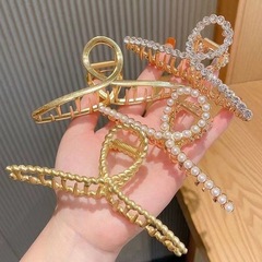 Classic Summer Large Elegant Alloy Hair Clip for Women with Pearl and Diamond Accents, Shark-Shaped Clip for the Back of the Head
