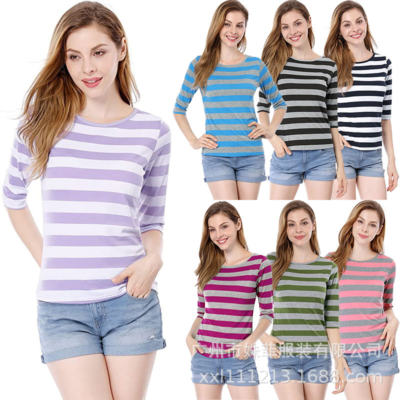T-shirt with a round collar for leisure