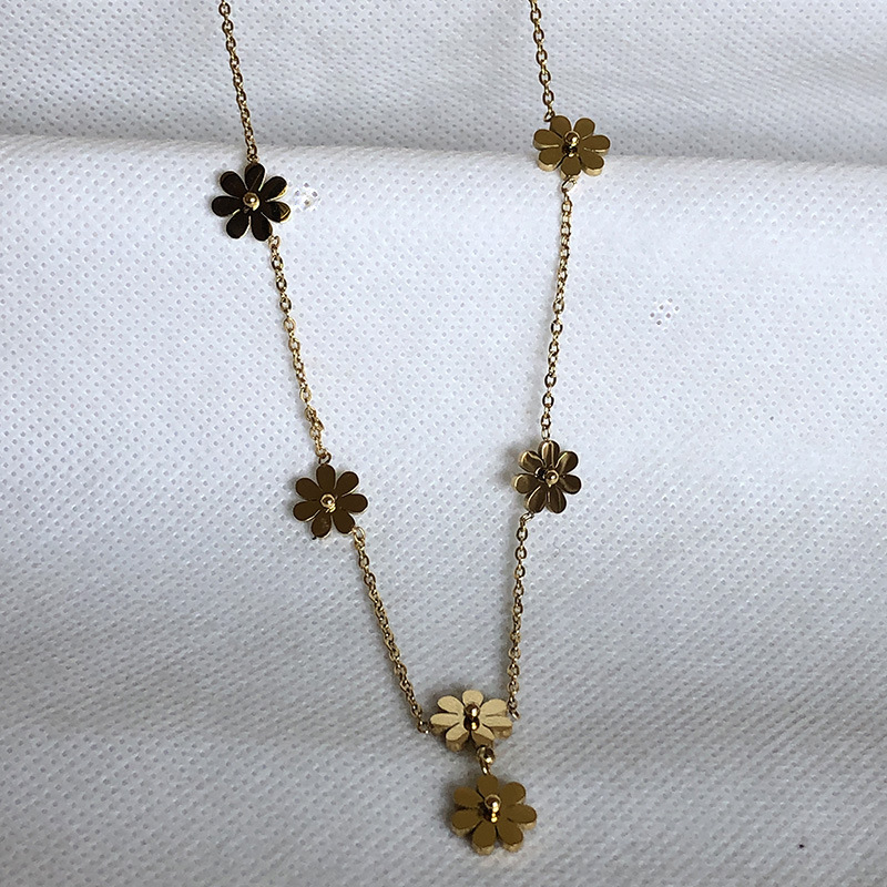 Joyería colgante transfronteriza al por mayor de acero inoxidable flor hoja ala forma colgante sin decoloración collar simple de las mujeres