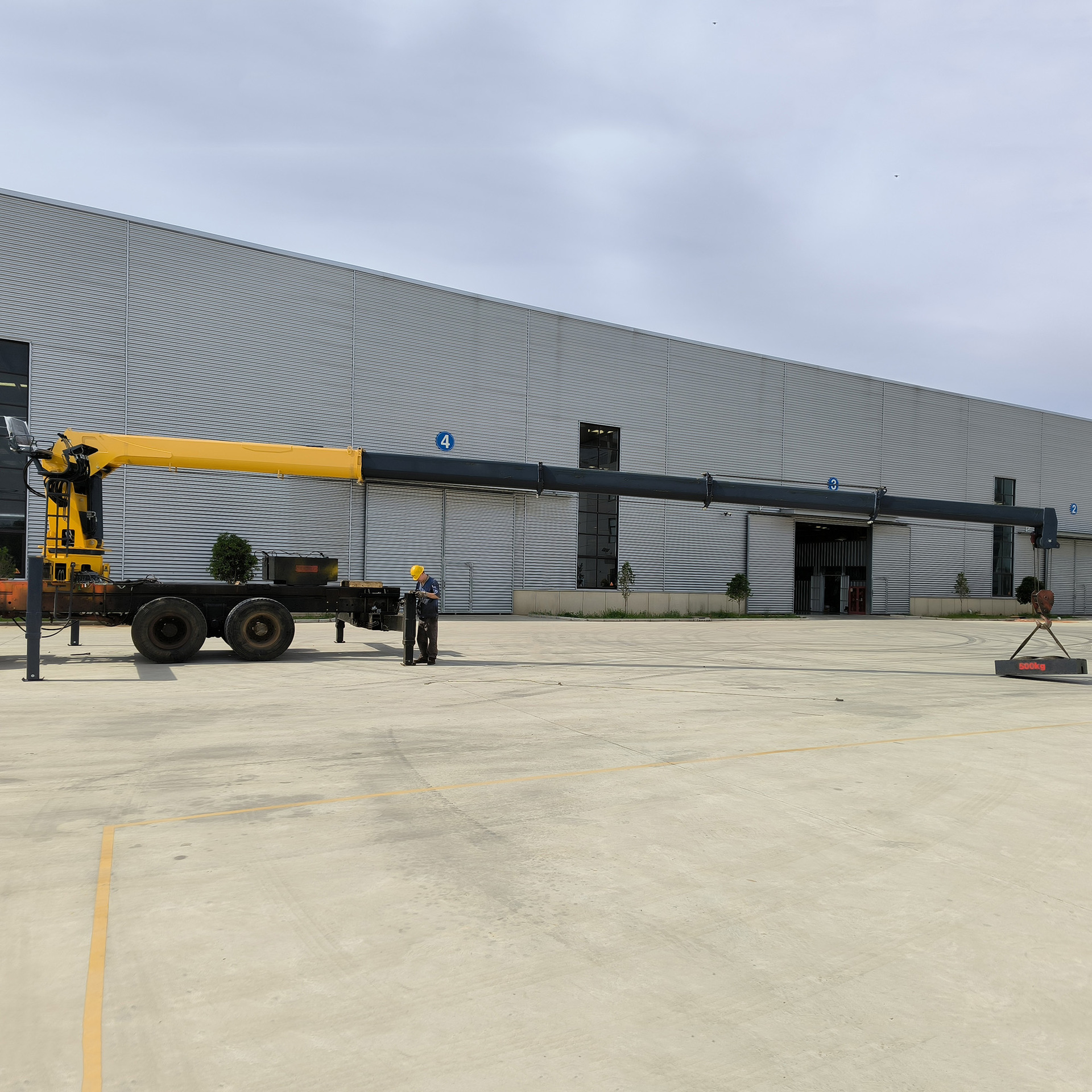 卓瑞车载随车吊12吨伸缩臂液压式汽车随车吊6/8轮随车吊厂家直供