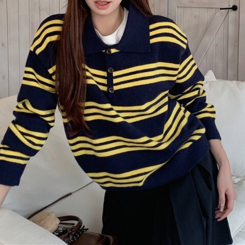 American-style casual retro striped polo collar knit sweater for women, autumn and winter color-blocking pullover with turn-down collar and long sleeves, loose fit top American-style casual retro striped polo collar knit sweater for women, autumn and winter color-blocking pullover with turn-down collar and long sleeves, loose fit top